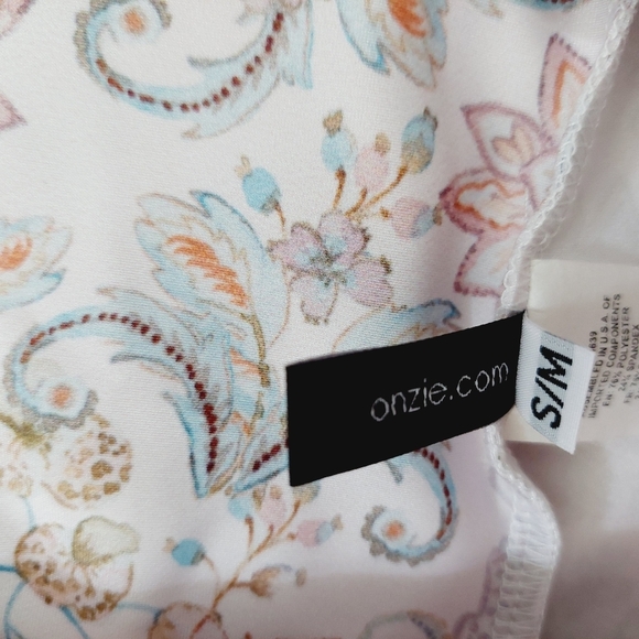 NEW Onzie Pink and White Floral Yoga Stretchy Comfy Athleisure Leggings P1364 - Picture 5 of 10